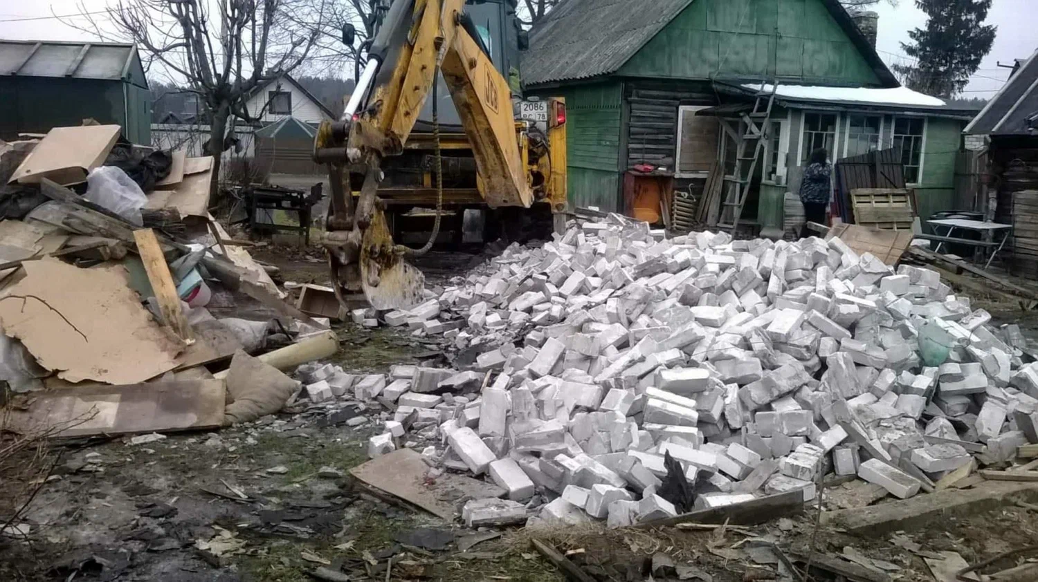 Вывоз мусора после сноса здания в Балтийске от ПроМусор – цена от 5098 руб., утилизация и уборка стройотходов