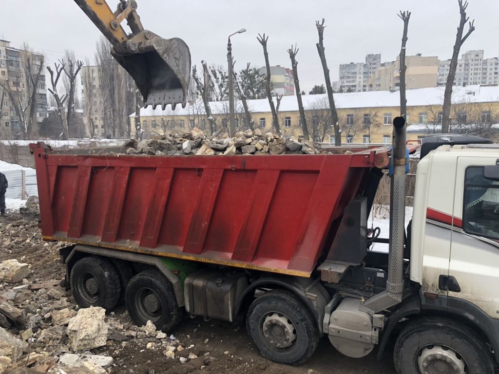Вывоз мусора Камазом в Балтийске в октябре