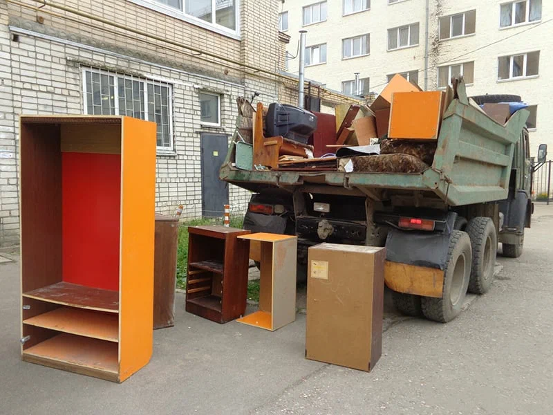 Вывоз шкафа в Балтийске от ПроМусор — недорого, демонтаж, утилизация, вывоз из квартиры от 867 руб
