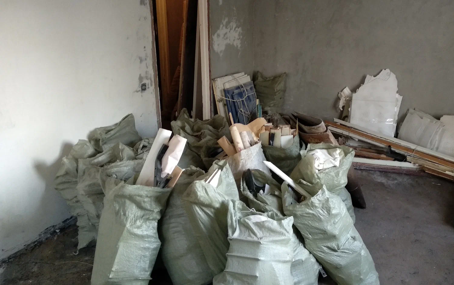 Уборка строительного мусора с вывозом и утилизацией в Балтийске в октябре