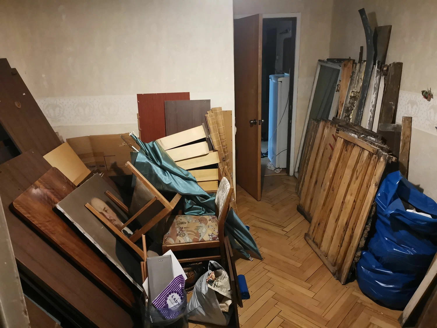 Демонтаж мебели с вывозом и утилизацией в Балтийске в октябре