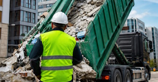 Вывоз строительного мусора в Балтийске: услуги лицензированной компании — ПроМусор
